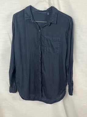 Athleta Men’s Button-Up 100% Linen Navy Shirt
